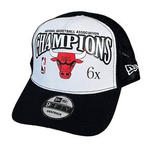 New Era NBA Chicago Bulls 6X Champions SnapBack  Hat. New w/ Sticker. Mens OS.